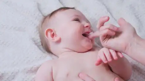 Recém-nascidos com dentes: natal e neonatal