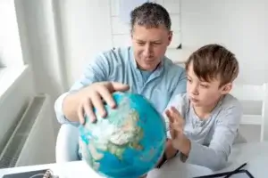 4 recursos pedagógicos e exercícios para ensinar geografia para crianças em casa