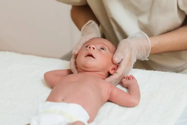 Como prevenir a deformidade da cabeça do bebê