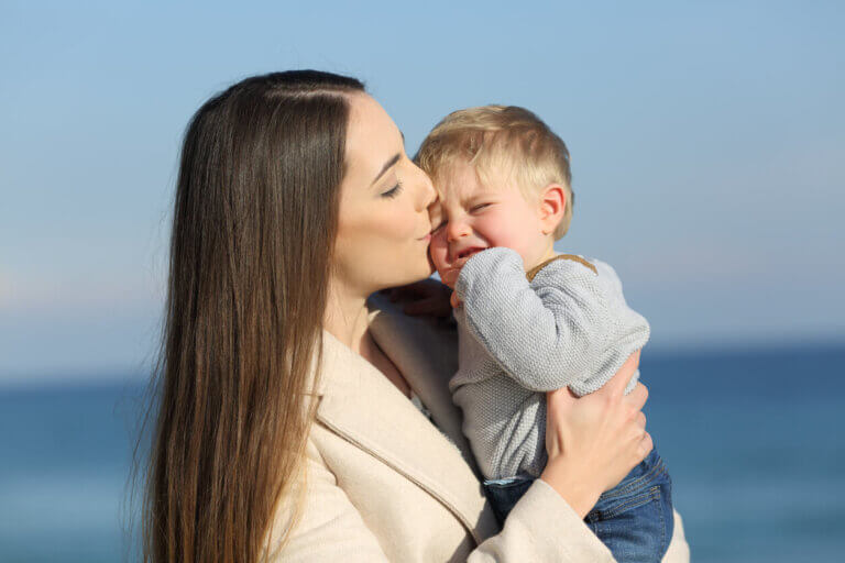 Por que meu filho rejeita mimos?