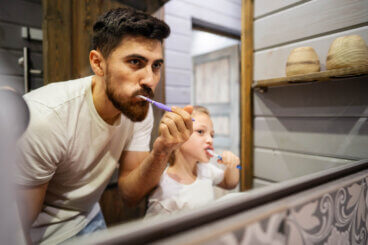 6 erros ao escovar os dentes das crianças