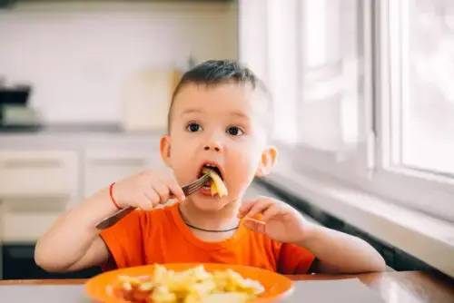Como a alimentação influencia na saúde bucal das crianças?