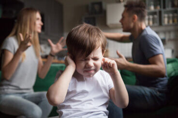 Como a relação tóxica entre os pais afeta os filhos?